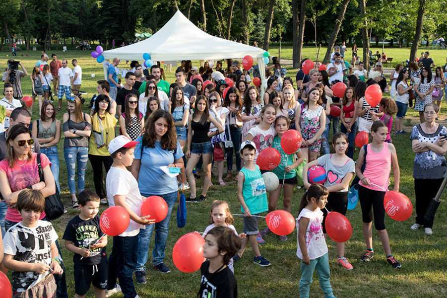 How Students Who Did Something Unforgettable for One of Their Teachers Rose with Balloon in the South Park