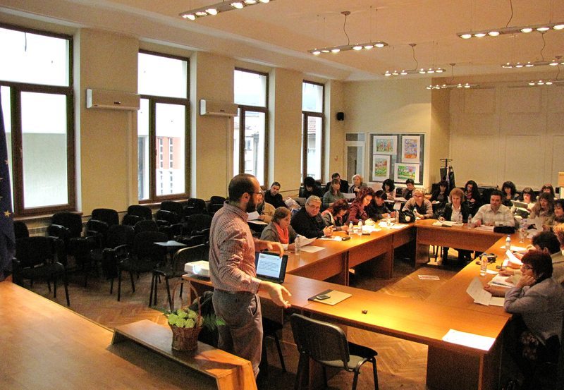  Център за приобщаващо образование проведе информационна среща в рамките на Европейската година за развитие 2015 в РИО Враца