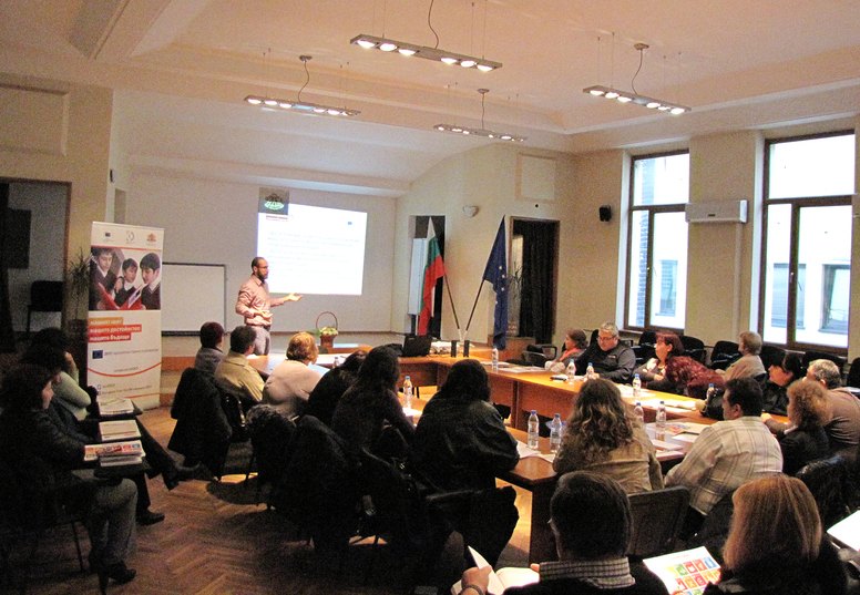  Център за приобщаващо образование проведе информационна среща в рамките на Европейската година за развитие 2015 в РИО Враца