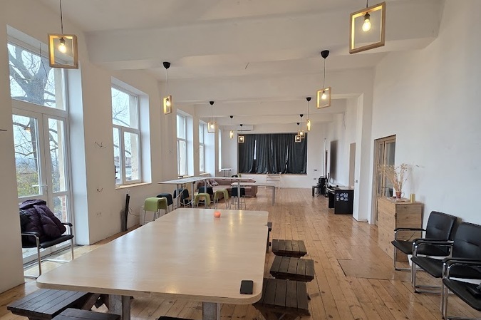 DMS Campaign to Complete the Roof of the Old School in the Village of Sturhel